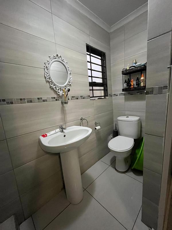 2 Bedroom Property for Sale in Lufhereng Gauteng
