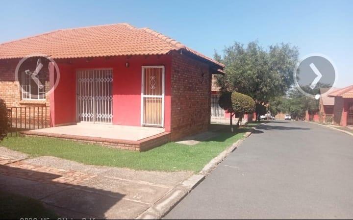 3 Bedroom Property for Sale in Roodepoort Gauteng