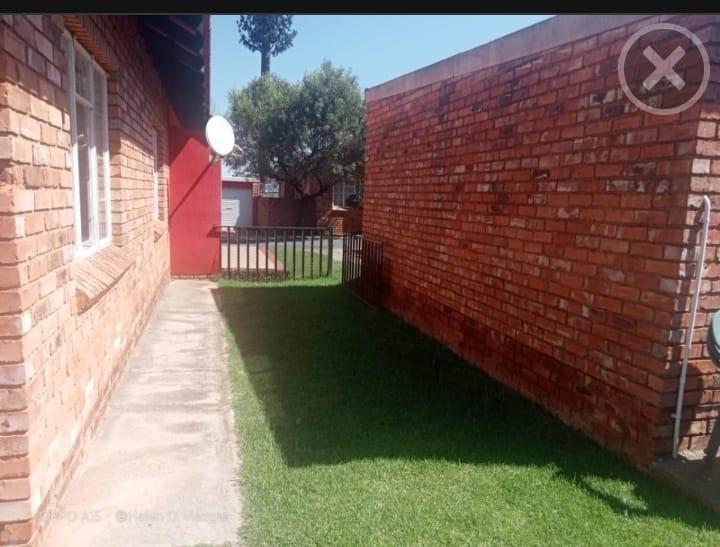 3 Bedroom Property for Sale in Roodepoort Gauteng