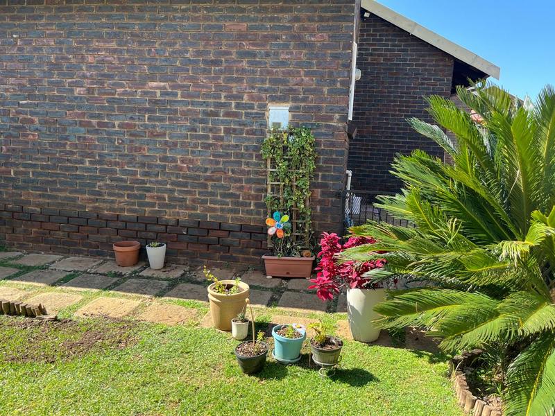 To Let 3 Bedroom Property for Rent in Aston Manor Gauteng