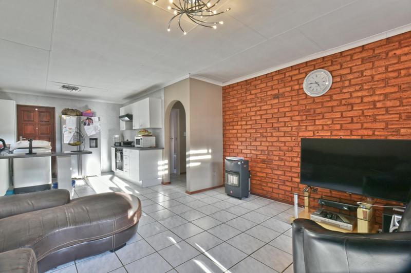 3 Bedroom Property for Sale in Mondeor Gauteng