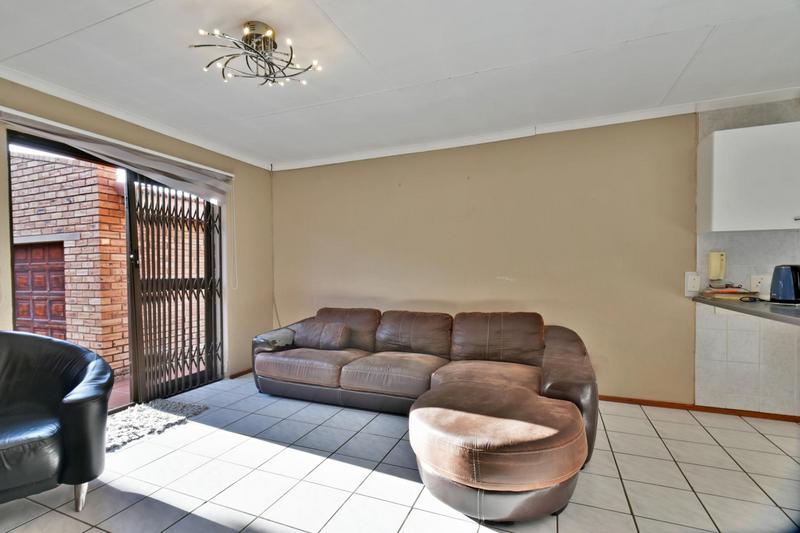 3 Bedroom Property for Sale in Mondeor Gauteng