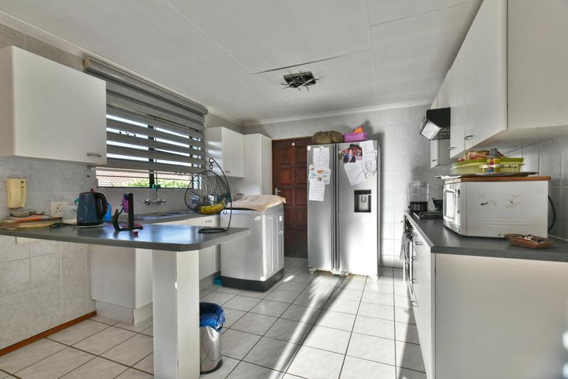 3 Bedroom Property for Sale in Mondeor Gauteng