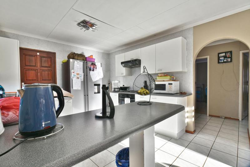 3 Bedroom Property for Sale in Mondeor Gauteng