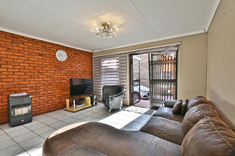 3 Bedroom Property for Sale in Mondeor Gauteng