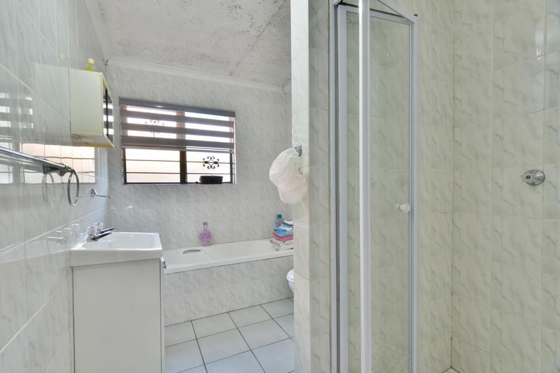 3 Bedroom Property for Sale in Mondeor Gauteng