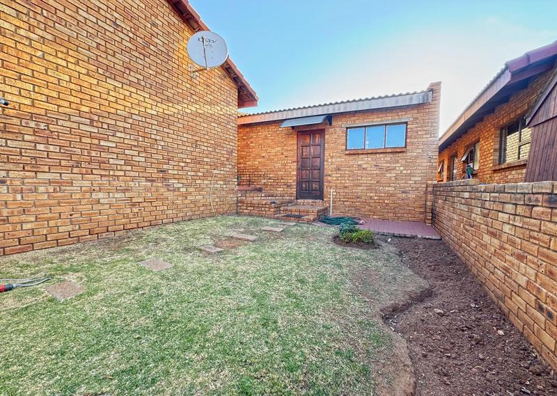 3 Bedroom Property for Sale in Mondeor Gauteng