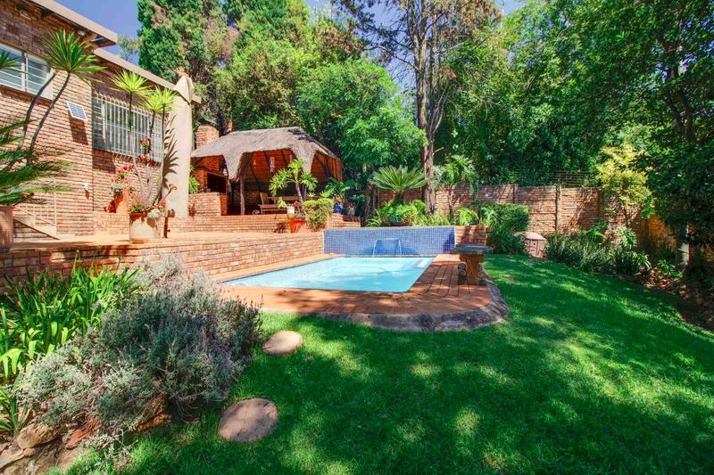 4 Bedroom Property for Sale in Helderkruin Gauteng