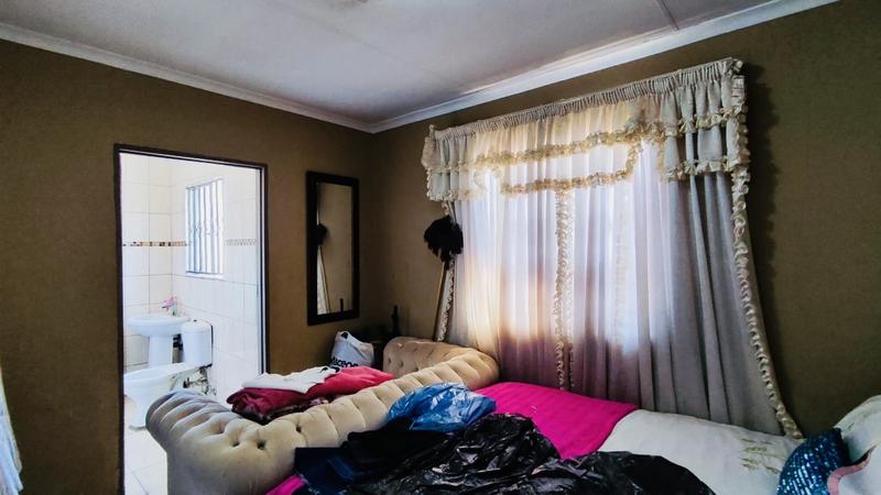 3 Bedroom Property for Sale in Windmill Park Gauteng