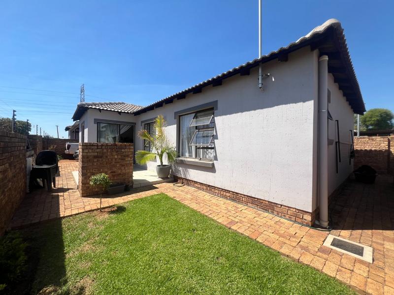 3 Bedroom Property for Sale in Chantelle Gauteng
