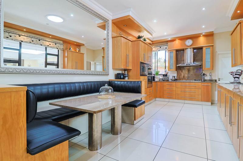 5 Bedroom Property for Sale in Alberante Gauteng