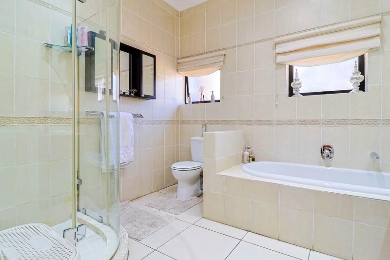 5 Bedroom Property for Sale in Alberante Gauteng