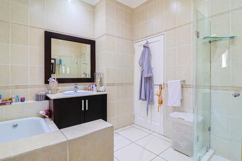 5 Bedroom Property for Sale in Alberante Gauteng