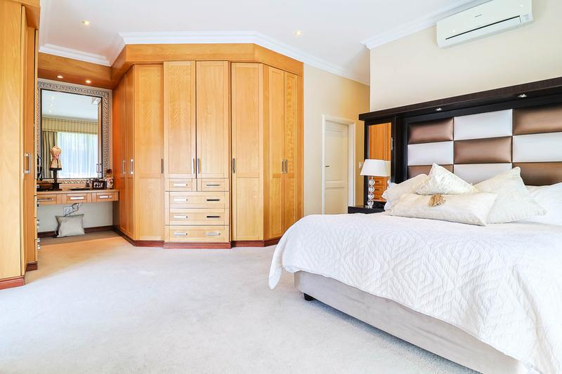 5 Bedroom Property for Sale in Alberante Gauteng