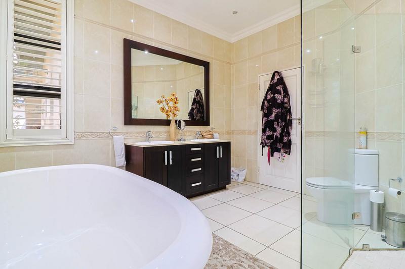 5 Bedroom Property for Sale in Alberante Gauteng