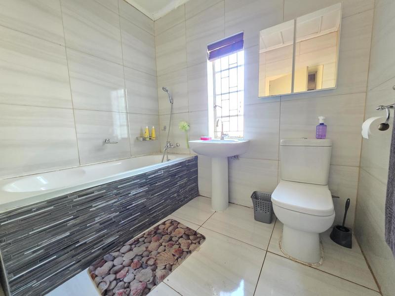 4 Bedroom Property for Sale in Rothdene Gauteng