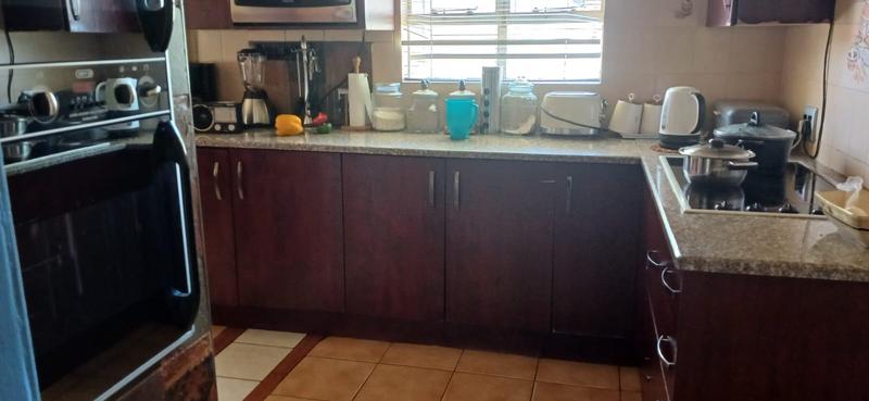 3 Bedroom Property for Sale in Birchleigh North Gauteng