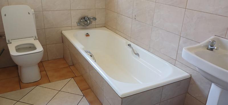 3 Bedroom Property for Sale in Birchleigh North Gauteng