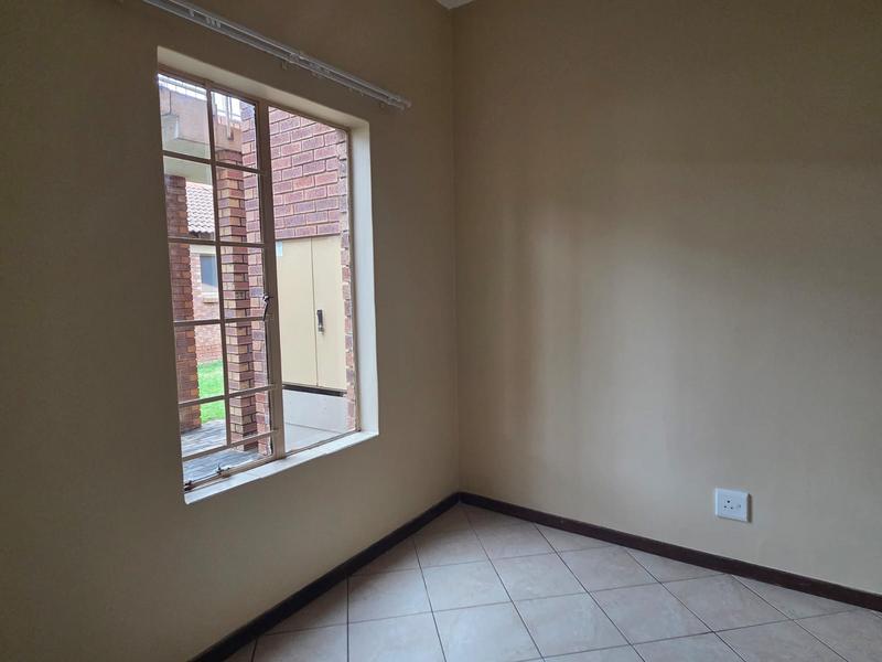 To Let 2 Bedroom Property for Rent in Mooikloof Ridge Gauteng