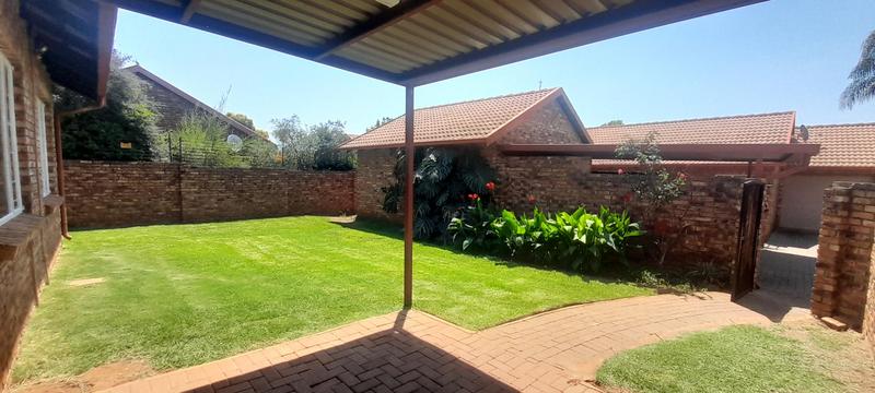 To Let 2 Bedroom Property for Rent in Amberfield Gauteng