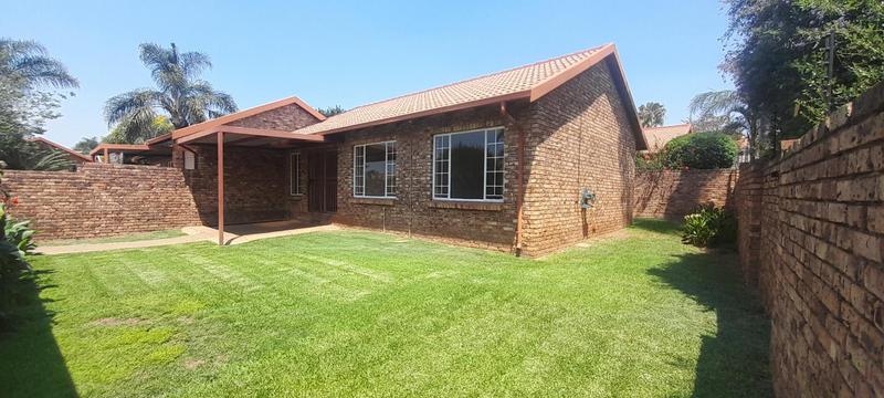 To Let 2 Bedroom Property for Rent in Amberfield Gauteng