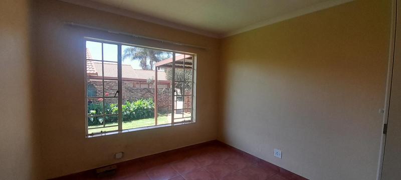 To Let 2 Bedroom Property for Rent in Amberfield Gauteng
