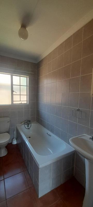 To Let 2 Bedroom Property for Rent in Amberfield Gauteng