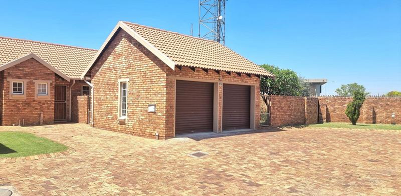 2 Bedroom Property for Sale in Amberfield Gauteng