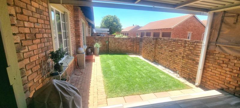 2 Bedroom Property for Sale in Amberfield Gauteng