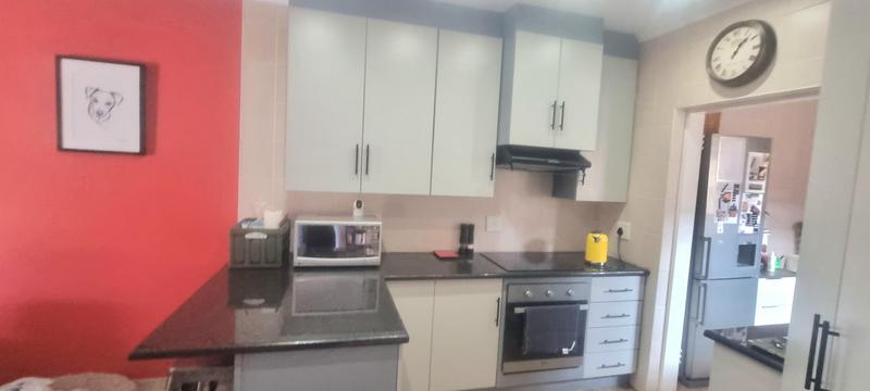 2 Bedroom Property for Sale in Amberfield Gauteng