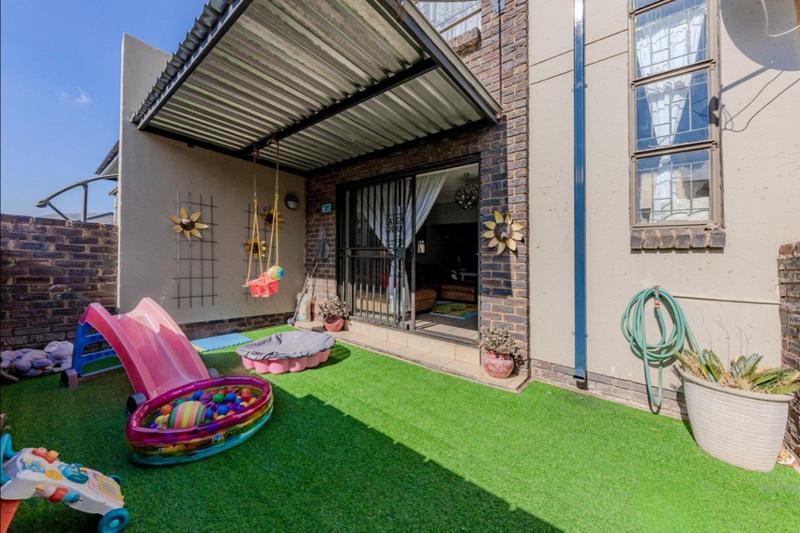 To Let 2 Bedroom Property for Rent in Noordheuwel Gauteng