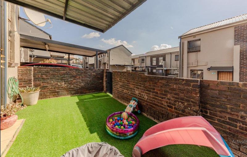 To Let 2 Bedroom Property for Rent in Noordheuwel Gauteng