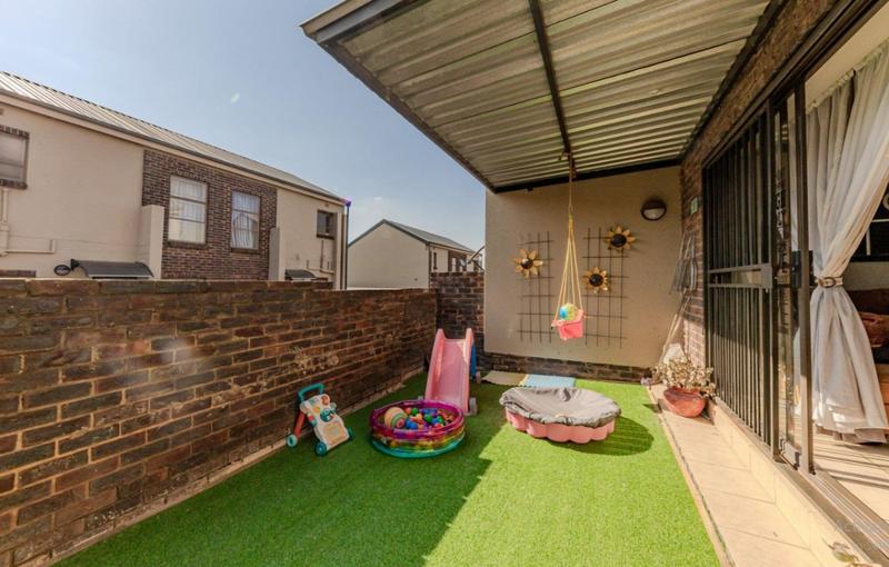 To Let 2 Bedroom Property for Rent in Noordheuwel Gauteng