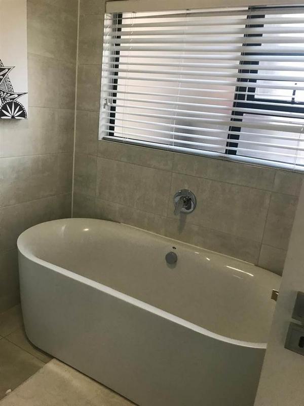 To Let 3 Bedroom Property for Rent in Waterfall Gauteng