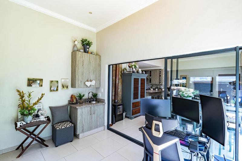 3 Bedroom Property for Sale in Midstream Estate Gauteng