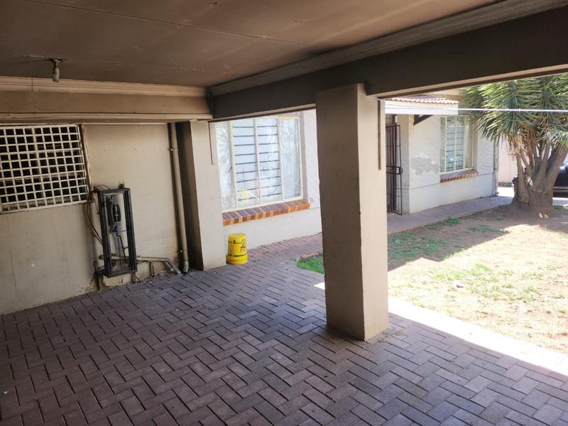 To Let 3 Bedroom Property for Rent in Rosettenville Gauteng