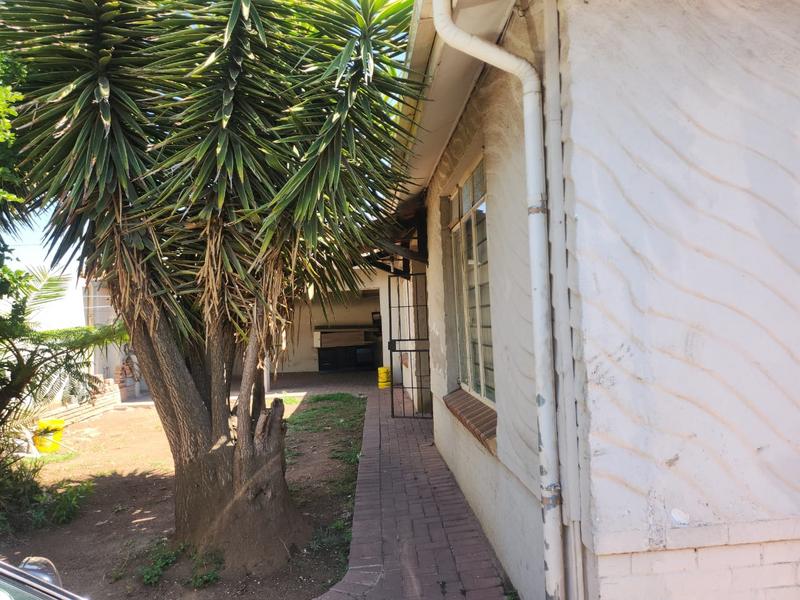 To Let 3 Bedroom Property for Rent in Rosettenville Gauteng