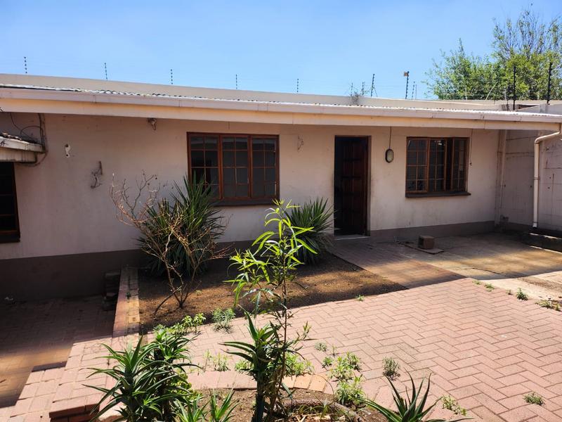 To Let 2 Bedroom Property for Rent in Rosettenville Gauteng