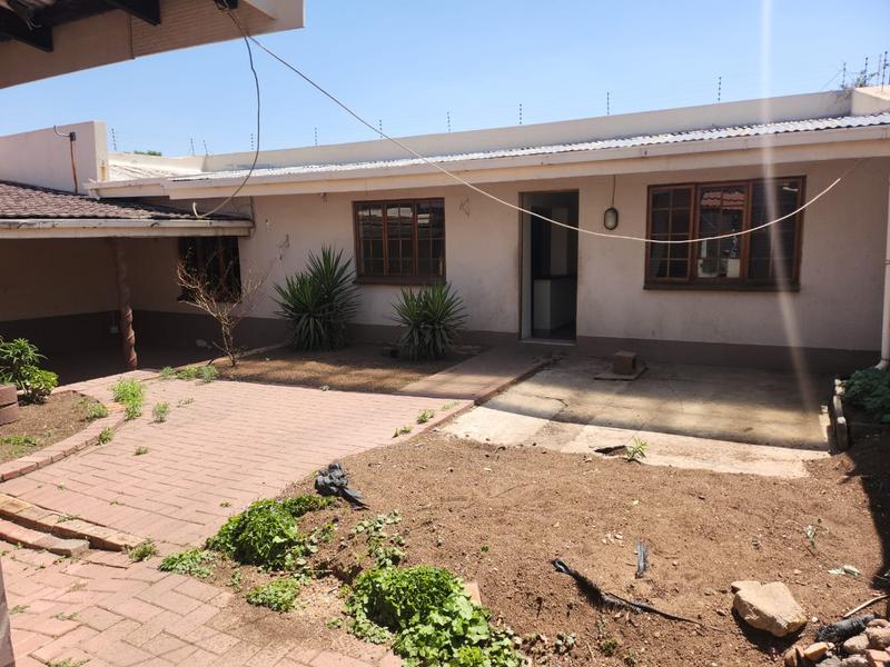 To Let 2 Bedroom Property for Rent in Rosettenville Gauteng