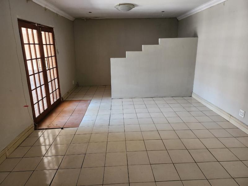 To Let 2 Bedroom Property for Rent in Rosettenville Gauteng