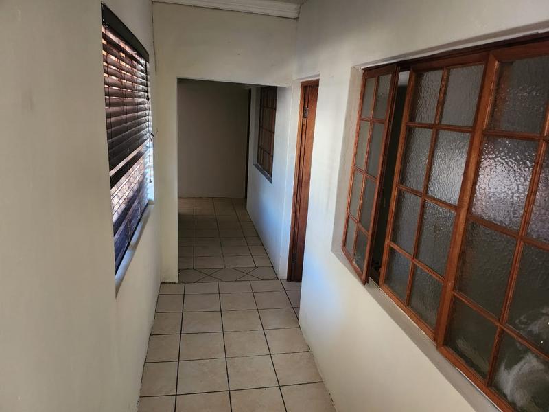 To Let 2 Bedroom Property for Rent in Rosettenville Gauteng