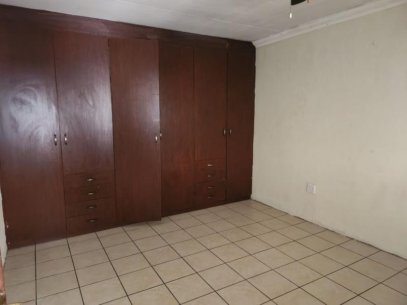 To Let 2 Bedroom Property for Rent in Rosettenville Gauteng
