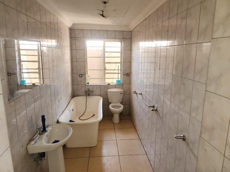 To Let 2 Bedroom Property for Rent in Rosettenville Gauteng