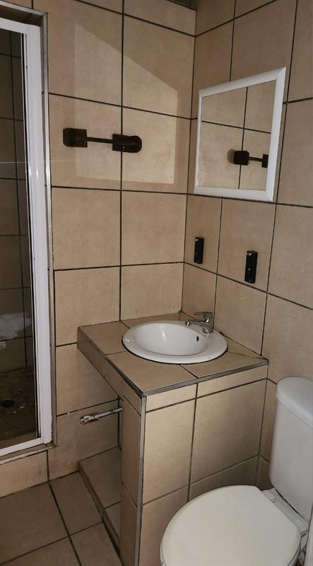 To Let 2 Bedroom Property for Rent in Rosettenville Gauteng