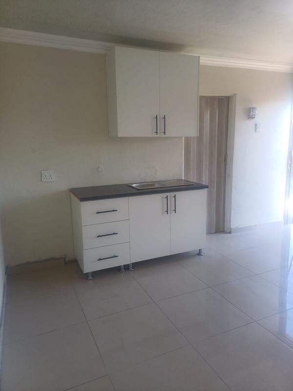 To Let 1 Bedroom Property for Rent in Birchleigh North Gauteng