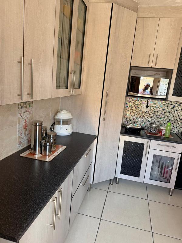 2 Bedroom Property for Sale in Likole Gauteng