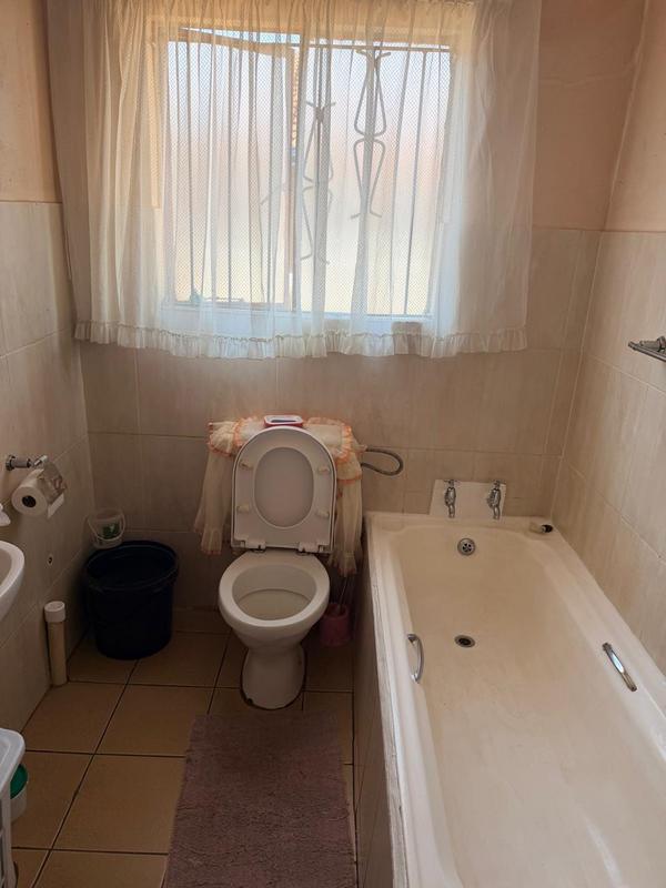 2 Bedroom Property for Sale in Likole Gauteng