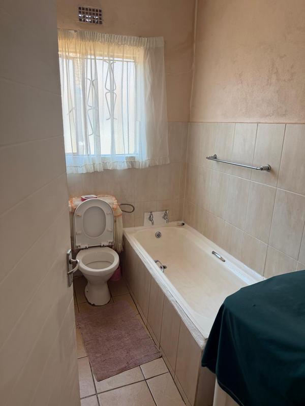 2 Bedroom Property for Sale in Likole Gauteng