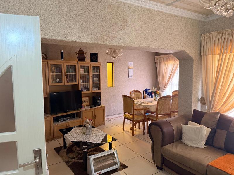 2 Bedroom Property for Sale in Likole Gauteng