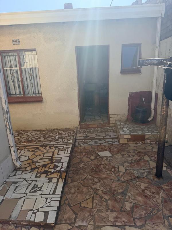 2 Bedroom Property for Sale in Likole Gauteng